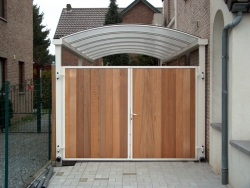 Carport 7x3 met poort met bankirai hout